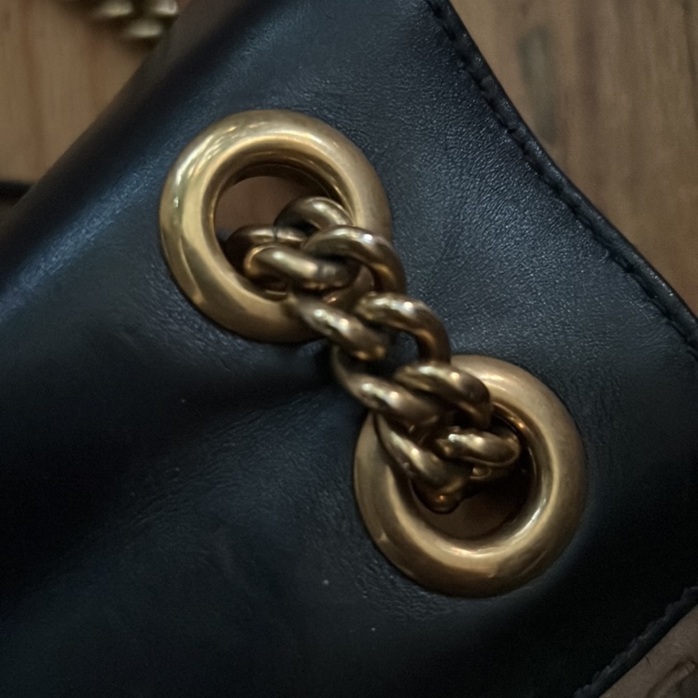 100% authentic Gucci marmont black leather handbag with gold chain hardware - Picture 6 of 15